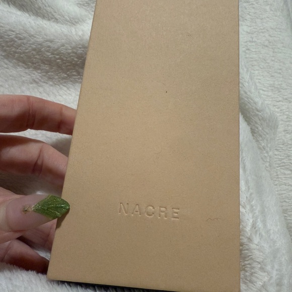 Nacre Women’s Tan Leather Watch NWT Minimalist Pearl Dial Italian Strap - Picture 7 of 7